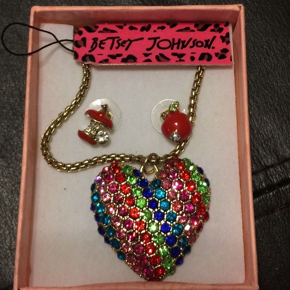 Rainbow necklace and apple earrings! 🌈🍎